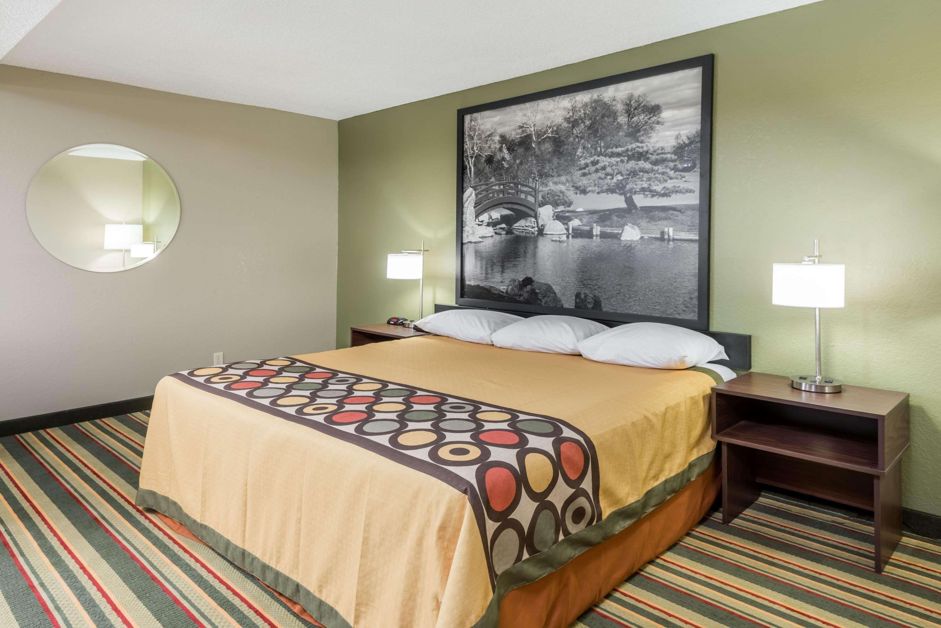Hotel Super 8 By Wyndham Bloomington Extérieur photo