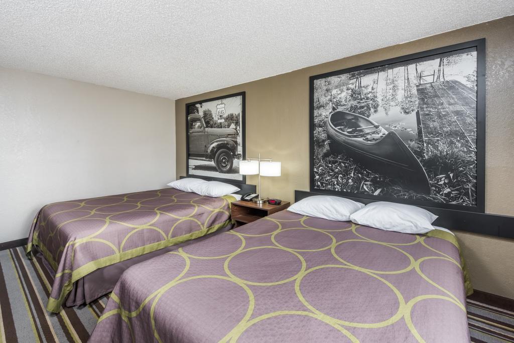 Hotel Super 8 By Wyndham Bloomington Extérieur photo